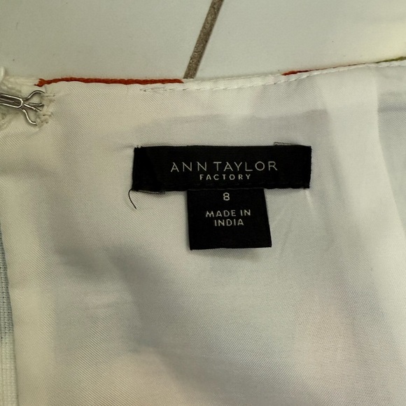 Ann Taylor Skirt Size 8 - Picture 4 of 4
